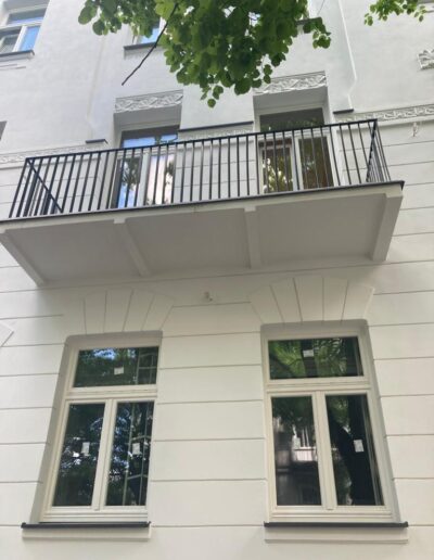 Wymiana stolarki okiennej w zabytkowej kamienicy — Powiśle